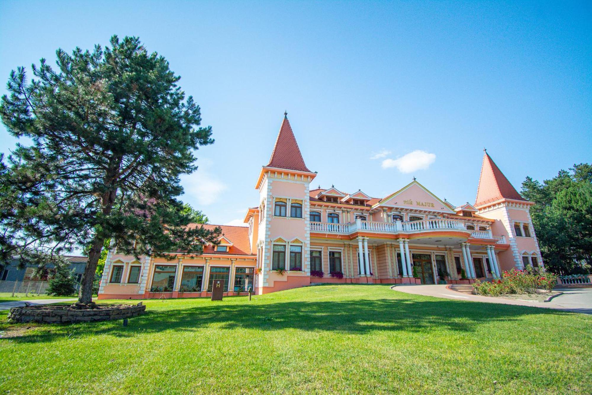 Hotel Villa Majur Subotica Exterior foto